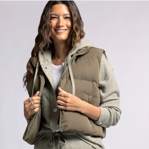 NWT Thread & Supply Issey Puffer Vest in Antique Bronze Green size S - Picture 6 of 7